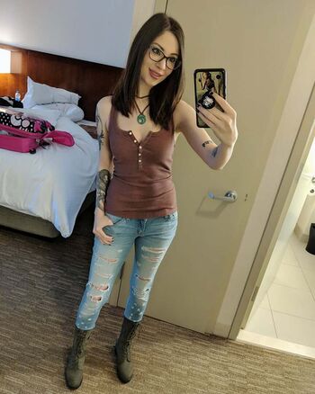 Meloniemac page leaked private photo uncensored HD quality
