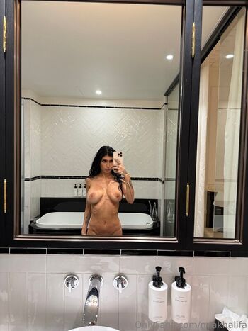Mia khalifa  page leaked private photo uncensored HD quality