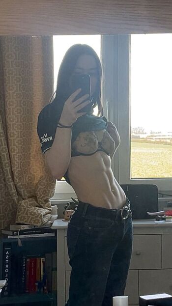 Miaaarcher leaked private photo uncensored HD quality