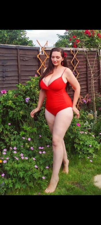 Missvintagedresses page leaked private photo uncensored HD quality