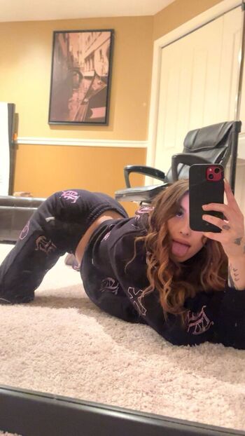 Mollyybebee page leaked private photo uncensored HD quality