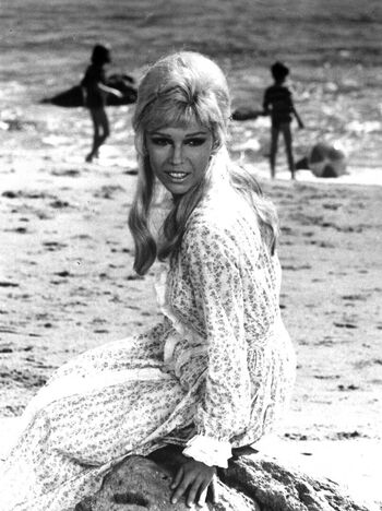 Nancy sinatra leaked private photo uncensored HD quality