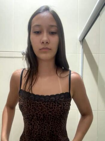 Novinhas com peitos pequenos leaked private photo uncensored HD quality