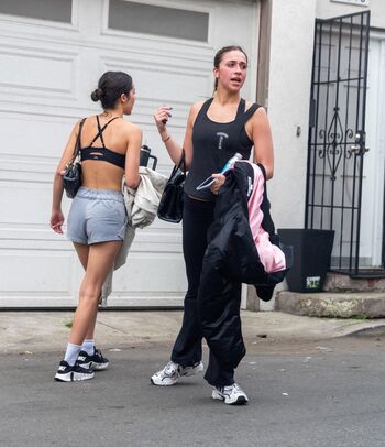 Olivia rodrigo  page leaked private photo uncensored HD quality