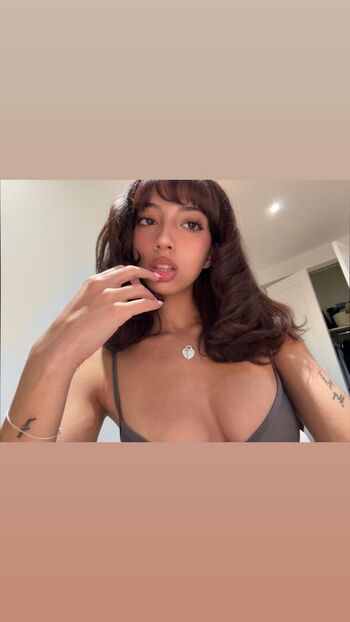 Oliviaraynn page leaked private photo uncensored HD quality