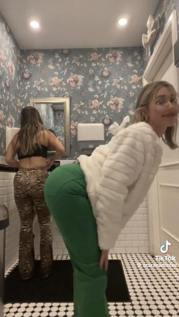 Oturanwhozee page leaked private photo uncensored HD quality