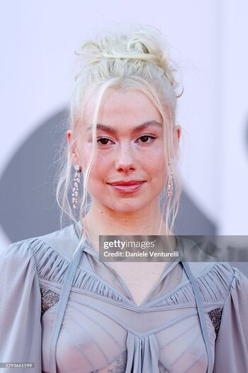 Phoebe bridgers page leaked private photo uncensored HD quality