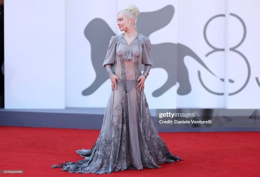 Phoebe bridgers page leaked private photo uncensored HD quality