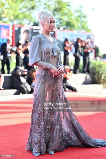 Phoebe bridgers leaked private photo uncensored HD quality