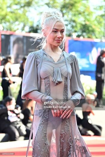 Phoebe bridgers leaked private photo uncensored HD quality