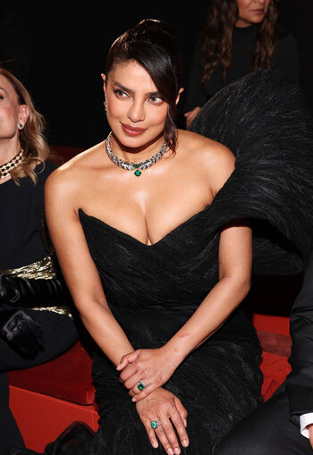 Priyanka chopra page leaked private photo uncensored HD quality