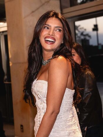 Priyanka chopra page leaked private photo uncensored HD quality