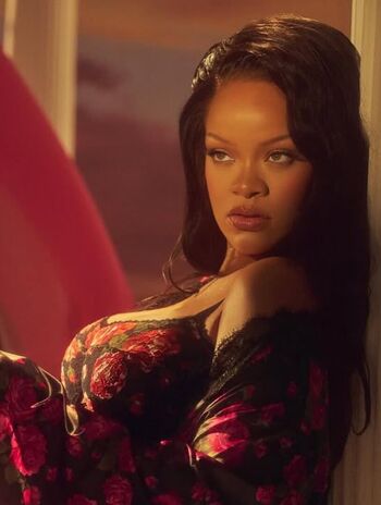 Rihanna  page leaked private photo uncensored HD quality