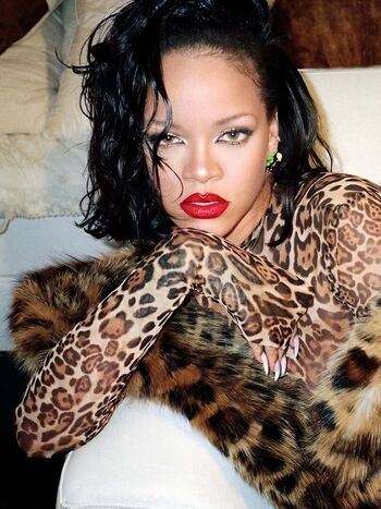 Rihanna  page leaked private photo uncensored HD quality