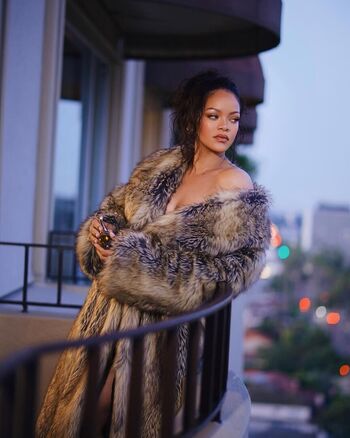 Rihanna  page leaked private photo uncensored HD quality