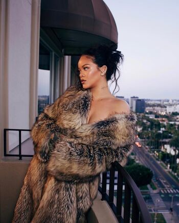 Rihanna  page leaked private photo uncensored HD quality
