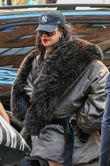 Rihanna  page leaked private photo uncensored HD quality