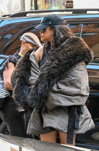 Rihanna  page leaked private photo uncensored HD quality