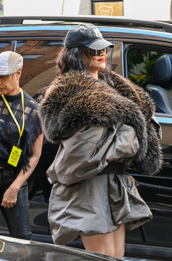 Rihanna  page leaked private photo uncensored HD quality