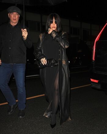 Rihanna  page leaked private photo uncensored HD quality