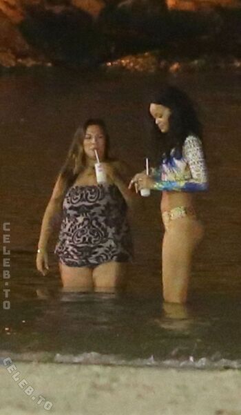 Rihanna  page leaked private photo uncensored HD quality