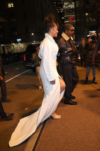 Rihanna  page leaked private photo uncensored HD quality