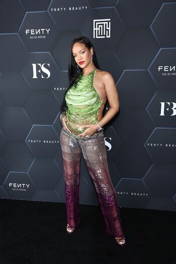 Rihanna  page leaked private photo uncensored HD quality