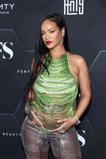 Rihanna  page leaked private photo uncensored HD quality