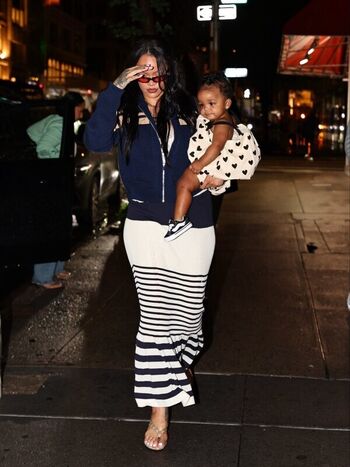 Rihanna  page leaked private photo uncensored HD quality
