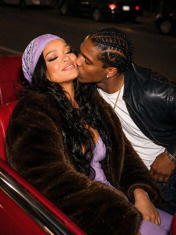 Rihanna  page leaked private photo uncensored HD quality