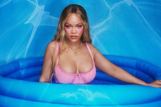 Rihanna  page leaked private photo uncensored HD quality