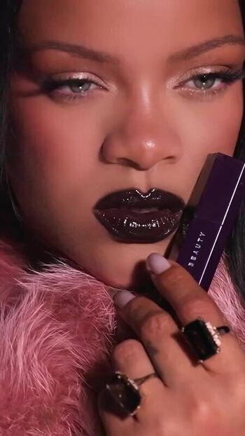 Rihanna  page leaked private photo uncensored HD quality