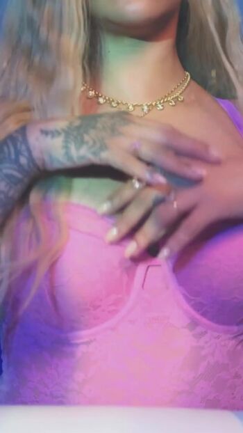 Rihanna  page leaked private photo uncensored HD quality