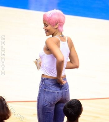 Rihanna  page leaked private photo uncensored HD quality