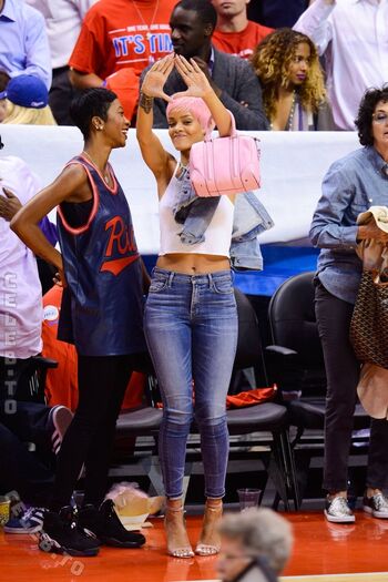 Rihanna  page leaked private photo uncensored HD quality