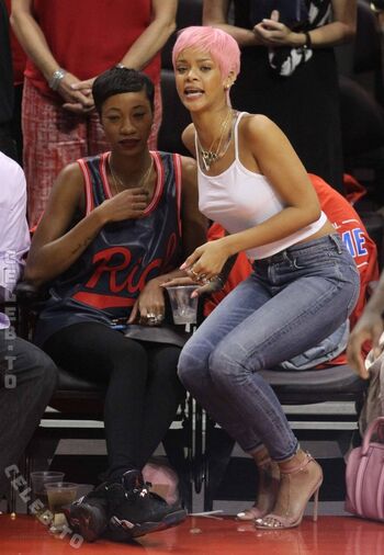 Rihanna  page leaked private photo uncensored HD quality