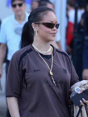 Rihanna  page leaked private photo uncensored HD quality