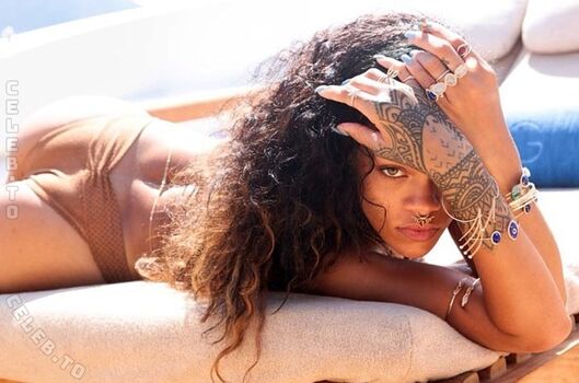 Rihanna  page leaked private photo uncensored HD quality