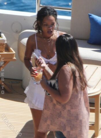 Rihanna  page leaked private photo uncensored HD quality