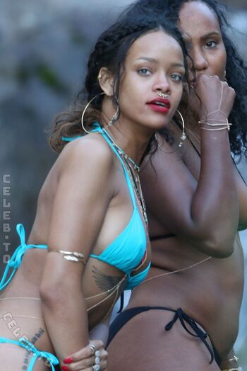 Rihanna  page leaked private photo uncensored HD quality