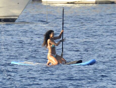 Rihanna  page leaked private photo uncensored HD quality