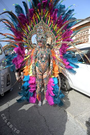 Rihanna  page leaked private photo uncensored HD quality