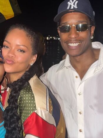 Rihanna  page leaked private photo uncensored HD quality