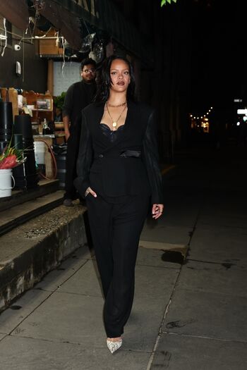 Rihanna  page leaked private photo uncensored HD quality