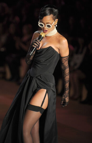 Rihanna  page leaked private photo uncensored HD quality