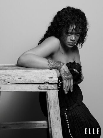Rihanna  page leaked private photo uncensored HD quality