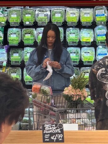 Rihanna  page leaked private photo uncensored HD quality