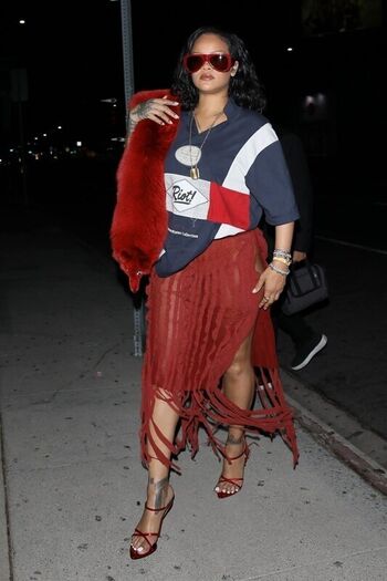 Rihanna  page leaked private photo uncensored HD quality