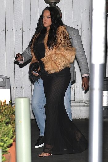Rihanna  page leaked private photo uncensored HD quality