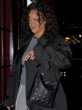 Rihanna  page leaked private photo uncensored HD quality